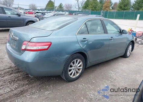 2010 Toyota Camry Xle z USA, uszkodzony, nr VIN 4T4BF3EKXAR007150